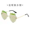 Gafas de sol sin montura de fresa Pooh estilo europeo y americano, gafas de sol divertidas con personalidad sin montura para fiestas, gafas de moda para graduación para mujer