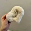 Pinza para el Cabello de Peluche con Forma de Corazón para Otoño e Invierno, Pinza para el Cabello para Mujeres, Pinza Tiburón Peluda de Alta Gama 1