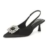 Sapatos de Salto Alto Estilo Francês Versão em Pele de Ovelha para Mulheres, Estilo Elegante de Socialite para o Verão, Sandálias de Bico Fechado Inspiradas em Chanel, Sapatos de Bico Fino com Strass para Mulheres