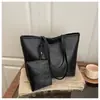 Bolsa Tote Minimalista Estilo Coreano para Mulheres 2025 Novo Modelo Versátil de Nicho Bolsa de Ombro Bolsa de Axila Retro de Camurça