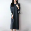 Novo vestido de malha de lã pura com gola redonda para outono e inverno para mulheres, cor sólida, manga longa, acinturado, canelado, comprimento médio