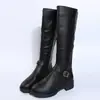 Botas femininas exclusivas de couro transfronteiriças 2026 novo estilo primavera e outono botas longas de salto baixo com zíper estilo europeu e americano botas de montaria botas femininas de cano alto
