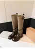 Primeiro Encontro Temporada Retrô Bico Redondo Cor Desgastada Lavada em Tinta Plissado Botas Longas Outono/Inverno 2026 Novo Salto Grosso Fivela de Cinto Color-Block Botas de Cano Alto