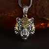 Pingente de prata de lei 925 no atacado, pingente de cabeça de tigre banhado a ouro, anel de tigre feroz dominador estilo chinês, joias vintage desgastadas de prata tailandesa