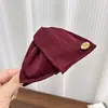 Grampo de Cabelo Satinado Texturizado Triangular para Mulheres 25 Novos Grampos de Cabelo de Alta Qualidade na Parte de Trás da Cabeça Elegante Presilha Tubarão Acessórios de Cabelo Adorno de Cabeça