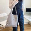 Bolso de Lona de Pana Coreana Bolso de Almacenamiento Portátil Bolso de Mujer Gran Capacidad Artístico Versátil Bolso de Hombro para Mujer En Stock Venta al por Mayor
