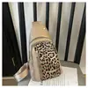2025 Nova Moda para o Dia a Dia Europeia e Americana Estampa de Leopardo Grande Capacidade Costura Tendência Bolsa Baú Organizadora Bolsa de Cintura Bolsa de Ombro
