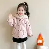 Suéter de Peluche con Bordado de Lunares Estilo Coreano para Niñas Otoño/Invierno 2026 Nuevo Llegada Moda Infantil Niña Grueso Tendencia