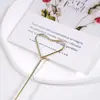 Porta tarjetas para ramo, soporte de metal para flores, varilla con forma de corazón, decoración floral, tarjeta de felicitación, clip chapado en oro, material de embalaje para ramo fresco