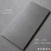 Pisos de cerâmica cinza cimento 600x1200 estilo antigo para salas de estar, antiderrapantes, adequados para projetos de construção, lojas de rede e pousadas; azulejos de parede de superfície assentados a seco, cinza