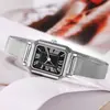 Relógio Quadrado Pequeno Retrô Temperamento Estudante Relógio com Pulseira de Malha de Metal Nicho Relógio de Pulso Feminino Quartzo Atacado