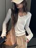 Camisa de Camada Interna com Borda Enrolada Estilo Coreano Selecionada Cuidadosamente para Mulheres, Outono Inicial Modal de Alta Qualidade com Decote V Ajustada ao Corpo Roupa Externa Camiseta de Manga Longa