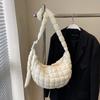 Bolsa de Hombro Rombo Plecada Personalizada de Nicho Nubes Nueva Otoño e Invierno Bolso Cruzado para Niñas Coreano Ins Textura de Alta Gama