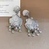 Pendientes de Concha Brillantes~Tachuelas de Metal con Forma de Concha y Aguja de Plata Pendientes de Moda Estilo Resort Europeo y Americano con Diseño Único para Mujeres