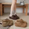 Novas Sandálias Mules Slip-on Fechadas para Mulheres Outono 2026 Espessas com Solado Grosso Aumenta Altura Oculto Versáteis com Fivela de Couro