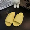 Sandálias Rasteirinhas de Tira Única Trançadas Estilo Coreano Novas Chinelos Rasteirinhas de Tira Única de Verão para Uso Externo Versáteis Chinelos para Casa e Interior