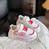 Primeros Zapatos para Caminar para Niños Zapatos de Skate de Caña Baja Estilo Otoño 2025 Zapatos Casuales para Niñas Zapatos Deportivos para Niños Zapatos Pequeños y Medianos para Niños Zapatos Planos
