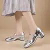 Zapatos de verano populares para mujer 2026, zapatos pequeños de cuero plateados con tacón medio, versátiles, modernos Mary Janes con lazo para combinar con vestidos