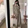 2026 Nuevo Otoño Invierno Nuevo Estilo Pijama Térmico de Felpa para Mujer Manga Larga Estudiante Simple Casual Cálido Conjunto de Ropa para el Hogar