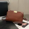 2026 Nova Bolsa Feminina de Couro Genuíno Bolsa de Ombro Único Transversal Versátil Retro Nicho para o Dia a Dia Bolsa de Axila Bolsa Quadrada Pequena de Luxo