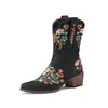 Botas Bordadas 40 Médias Botas Comércio Exterior Bico Fino Tecido Novo Tamanho Grande 2023 Salto Médio Sapatos Femininos Botas da Moda 43 Manga