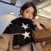 Bufanda de punto de moda con estampado de estrellas para mujer, estilo coreano de invierno, vibra urbana, calentador de cuello, versátil y moderno con bordes de flecos