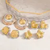 Pendientes Europeos y Americanos de Acero Inoxidable Electrochapados en Oro de 18K Moda Explosiones Mariposa Doble Color Tres Colores Pendientes Joyería de Conservación de Color para Mujeres