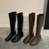 Outono/Inverno 2026 Novas Botas Meia Bico Redondo Elástica Femininas Botas Emagrecedoras Fundo Plano Aumentadoras de Altura Temperamento Versátil Puxar para Vestir Cano Alto Botas Longas