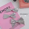Ligas para el Cabello, Bandas para el Cabello, Pinzas para el Cabello, Pegatinas para Flecos, Diademas, Enlaces de Liquidación. Adecuado para Suministros para Vendedores Ambulantes, Pequeños Regalos de Comercio Electrónico