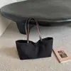Bolso de mano exquisito de nicho estilo coreano, bolso de hombro, bolso para el antebrazo de uso diario, bolso de mujer, bolso tote de lunares, nuevo modelo para mujer
