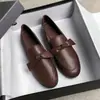 Sapatos Pequenos de Couro para Mulheres Estilo Britânico 2025 Primavera Novos Sapatos Beanie com Solado Macio Sapatilhas Sapatilhas Tamanho Grande Sapatos Femininos 41 a 43