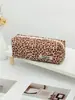 Berg Luggage Bolsa de Maquillaje Acolchada Estampado de Leopardo de Gran Capacidad Bolsa de Almacenamiento Floral Pequeña Bolsa de Almacenamiento Acolchada de Algodón Estilo Ins