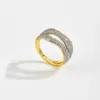 Anillo Personalizado Trendy Europeo y Americano Full Zirconio Diamante Lujo Ligero Gama Alta Personalizado Exquisito Fabricante de Anillos Venta al por Mayor Gama Alta