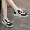 Zapatillas blancas transpirables QW-015 para estudiantes, nueva colección primavera 2026, zapatillas deportivas casual con plataforma de moda