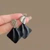 Pendientes Europeos y Americanos Geométricos Plegados, Diseño de Moda y Elegante, Lujo Ligero, Nicho, Personalizados, Exquisitos, Modernos, Pendientes Versátiles para Mujer
