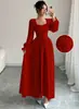 Vestido Cruzado de Cuello Cuadrado Rojo con Mangas Largas Estilo Nuevo 2026, Cruzado en la Cintura con Lazos