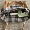 Bolsa de tela a cuadros de gran capacidad, doble cara, estilo británico, otoño e invierno, bolso de hombro estilo universitario fresco, bolsa de mano estilo perezoso para mujer