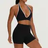 Conjunto de fitness y yoga estilo europeo y americano de tacto desnudo, doblemente pulido, con sujetador de cuello halter en V y shorts de cintura alta levanta glúteos para correr y deportes