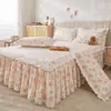 Lençol de Elástico Fresco Pastoral Saia de Cama Duas em Um Peça Única Acolchoada Universal Quatro Estações com Colcha Franzida Conjunto de Três Peças