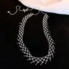 Collar Tejido Minimalista de Encaje Hueco con Borlas y un Diseño Único, Cadena para Suéter con un Toque de Lujo Ligero y Sensación de Alta Gama