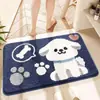Alfombras absorbentes populares y adorables para baño, alfombras de dibujos animados para uso doméstico, adecuadas para baños, dormitorios y inodoros, con una textura de cachemira sintética