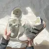 Zapatillas Versátiles de Diseño de Nicho para Mujer, Nuevas 2026 Primavera/Verano Suela Gruesa Blancas Casual Retro Zapatos de Entrenamiento Alemanes
