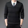 Suéter de Lã Masculino Gola V Novo Inverno 2024 Espesso Quente Gola de Galinha Suéter de Malha para Pai de Meia-idade