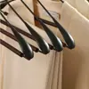 Percha Ancha de Madera Maciza y Hierro de Lujo de Gama Alta Modelo para Armario Vestidor Percha de Madera Especial para el Hogar