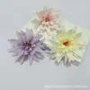 Venta al por mayor del fabricante Crisantemo de Llama Simulada Aguja de Pino Cabeza de Crisantemo Pinza de Cangrejo Flor Falsa Decoración Accesorios para Pasador de Cabello Flor Falsa