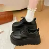 Zapatos negros de cuero de suela gruesa que aumentan la altura para mujeres menudas, estilo británico, 2026, elegantes mocasines con cordones para primavera/otoño