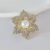 Broche único de perlas con diseño de corazón 2024 nueva moda otoño e invierno corsage accesorios de alfiler delicados para mujer Corea del Sur