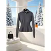 Um Conjunto Completo de Roupas de Inverno em Estilo Coreano com um Visual Descolado e Sofisticado, Incluindo um Cardigã Suéter Cinza com Zíper e Calças Casuais, Conjunto de Duas Peças para Mulheres