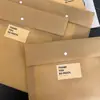 Novas sacolas de compras ecológicas em TNT estilo envelope marrom para lojas de roupas femininas, podem ser impressas com logotipos, atacado