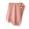 Bufanda Jacquard de Doble Cara Estilo Cruzado Simple para Mujer Otoño Invierno Engrosada para Viajar Estilo Old Money de Alta Gama Chal Grande En Stock